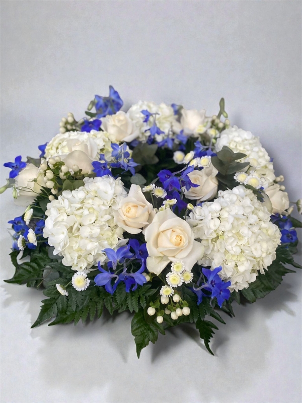 Based chrysanthmum Posy