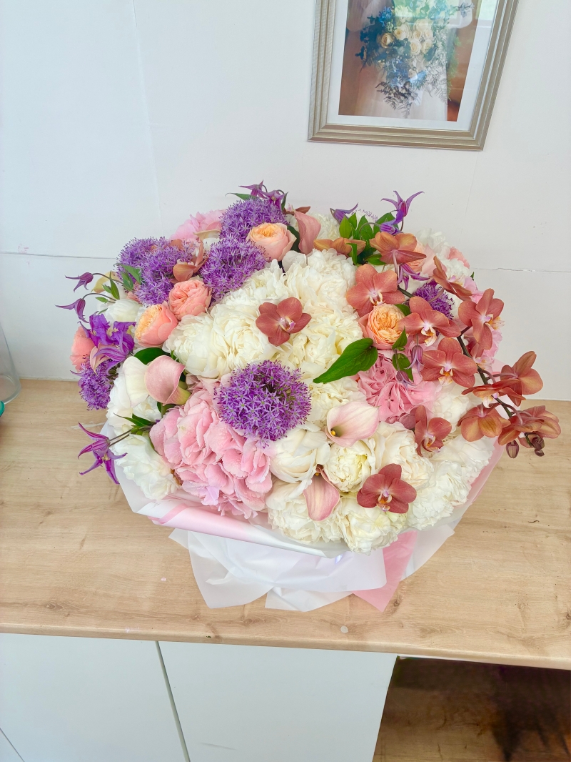 Luxury Taylor designs handtied bouquet