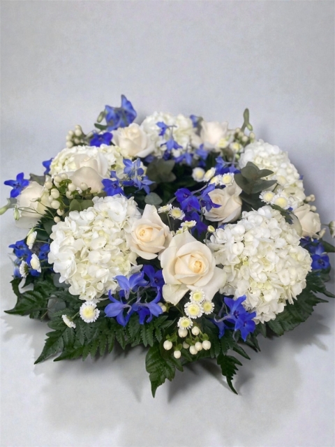Based chrysanthmum Posy