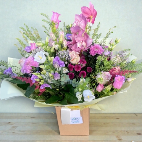 Taylor Designs Bespoke Handtie bouquet