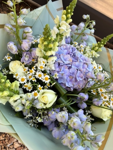 Taylor Designs Bespoke Handtie bouquet